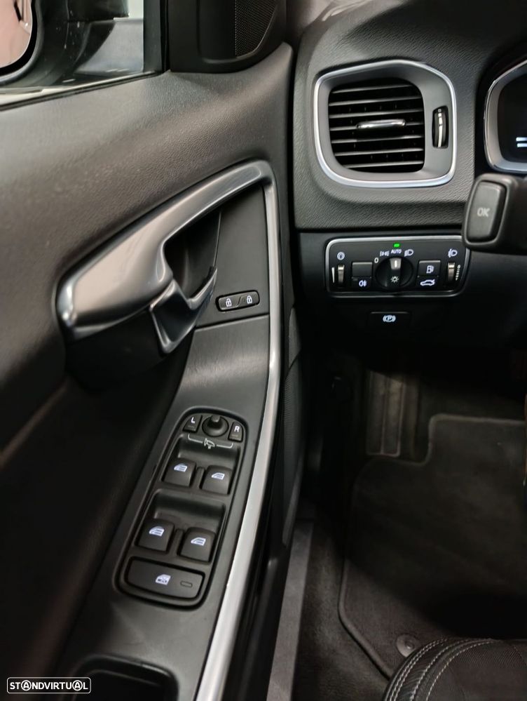 Volvo V60 2.4 D6 Momentum AWD Phev - 19