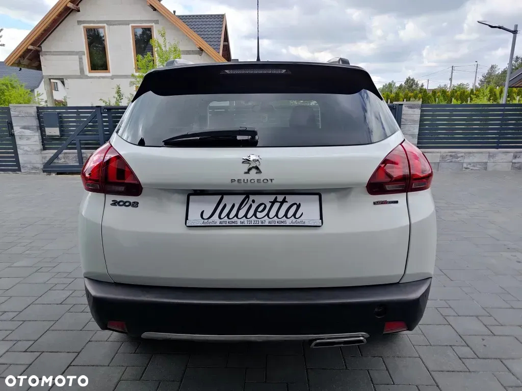 Peugeot 2008 1.2 PureTech GT Line S&S - 6
