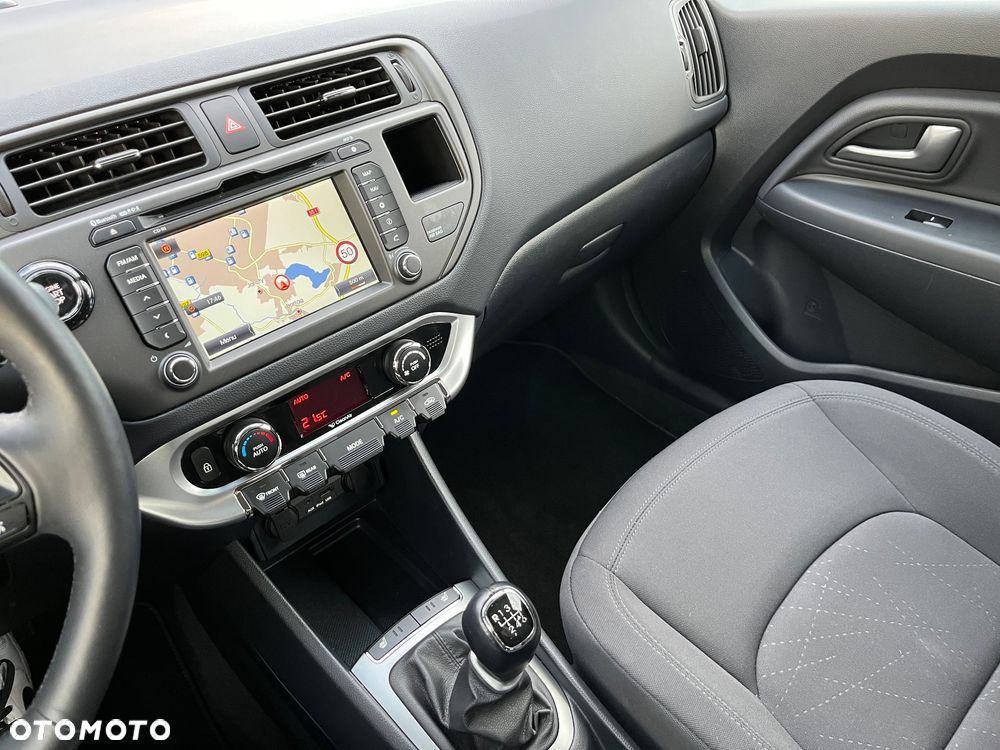 Kia Rio - 12