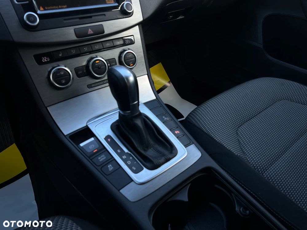 Volkswagen Passat - 19