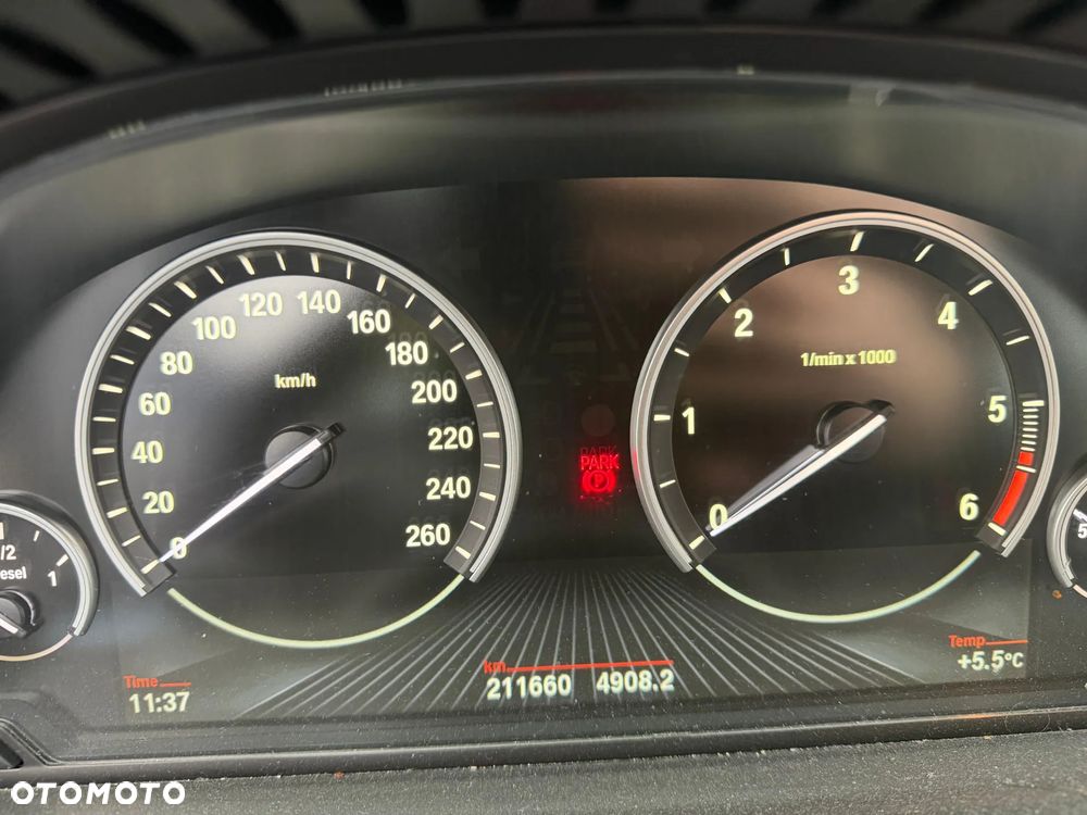 BMW Seria 5 520d xDrive Luxury Line - 9