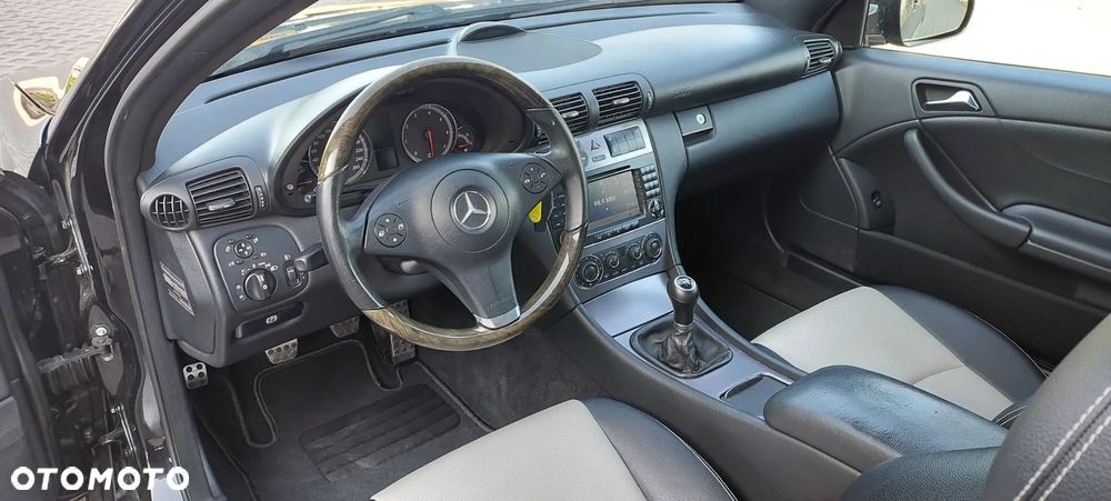 Mercedes-Benz CLC - 32