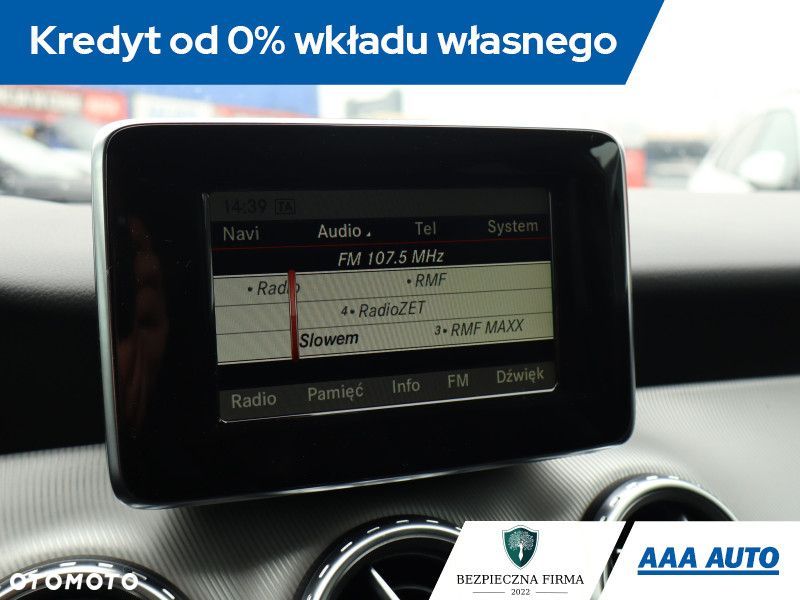 Mercedes-Benz GLA - 14