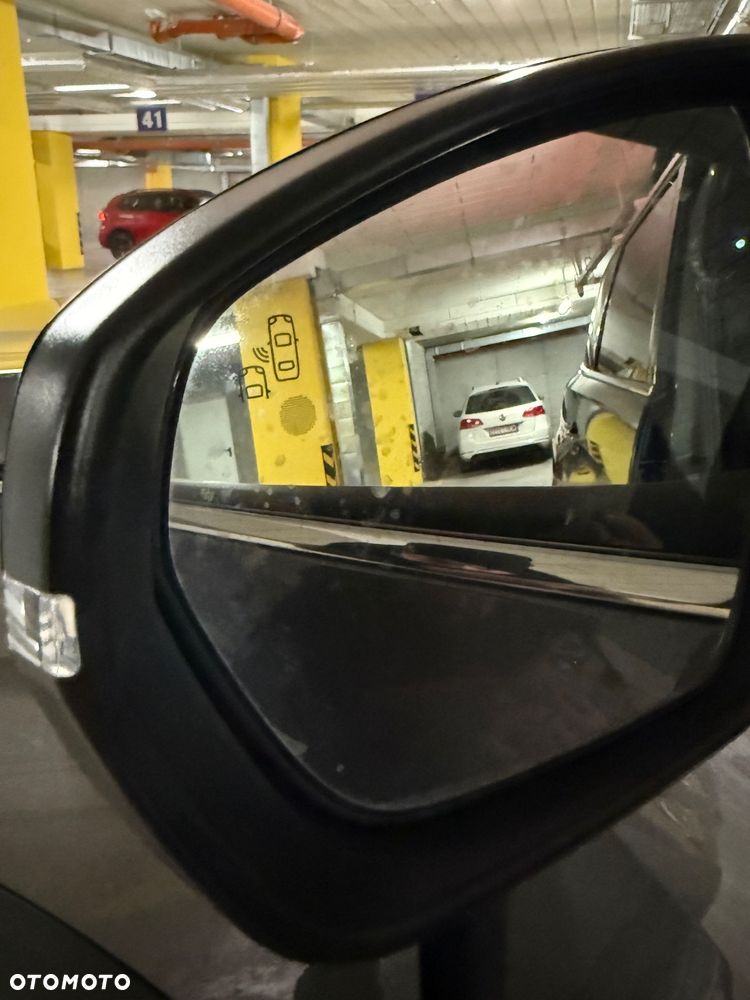 Peugeot 5008 THP 165 EAT6 Allure - 27