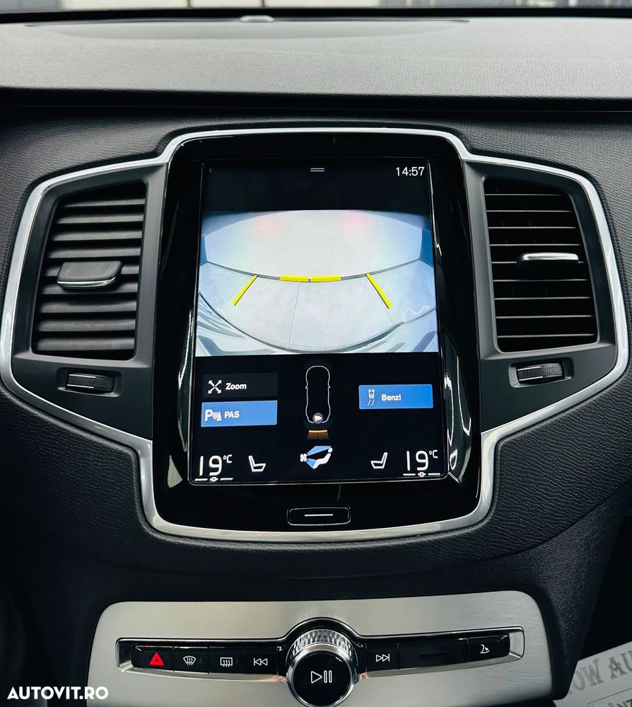 Volvo XC 90 D5 AWD Geartronic Momentum - 31