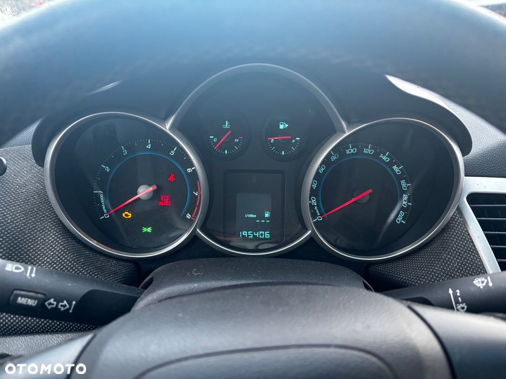 Chevrolet Cruze 1.8 LS+ - 11