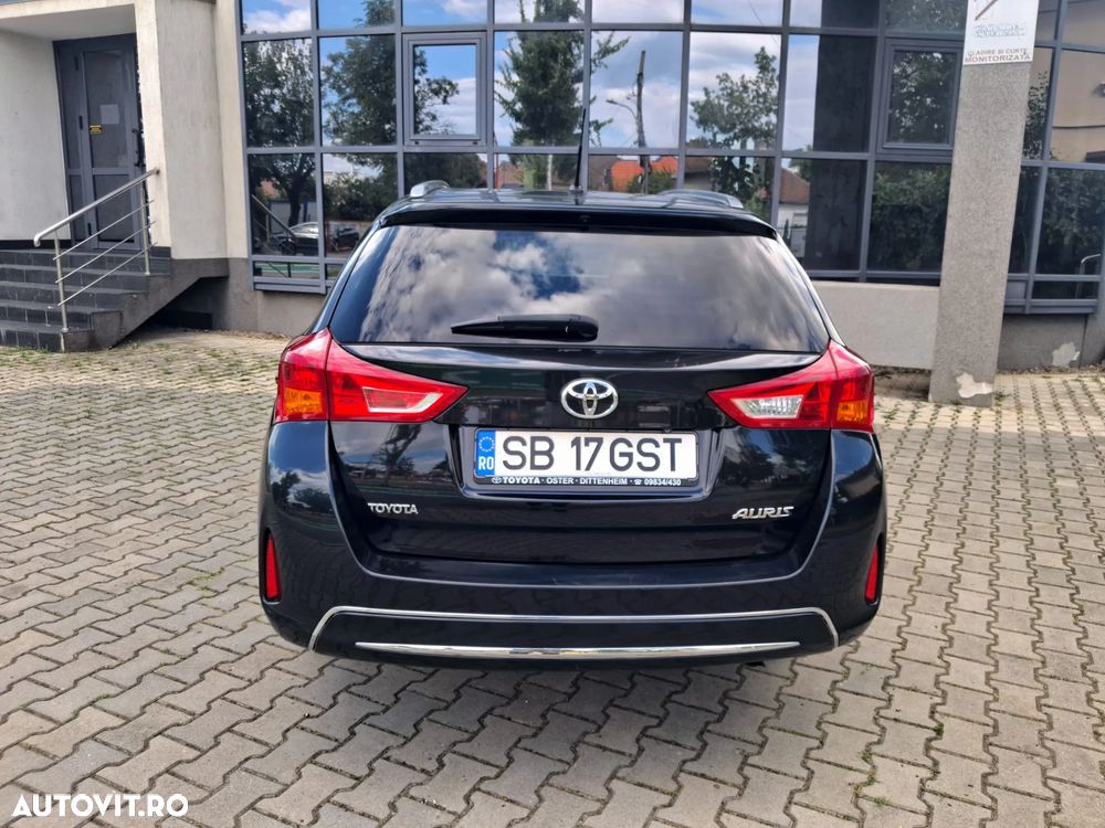 Toyota Auris - 11