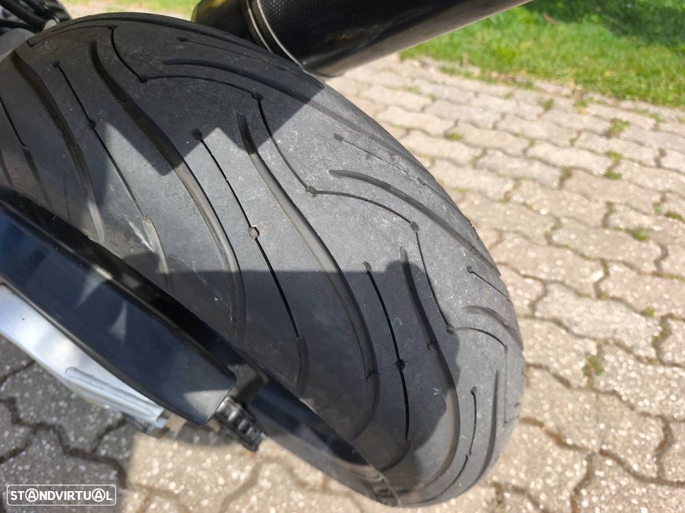 Honda CBR 900 RR - 13