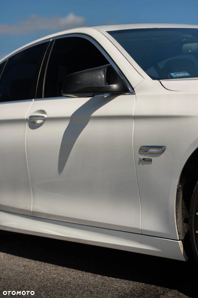 BMW Seria 5 535i xDrive Sport-Aut - 2