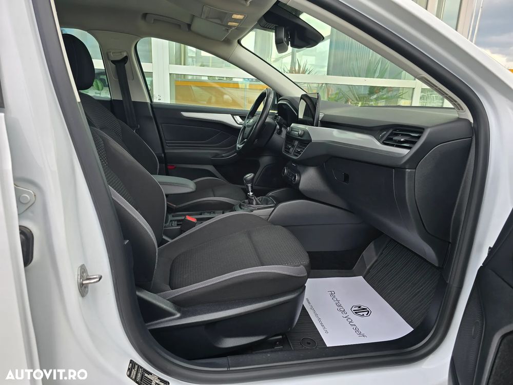 Ford Focus 1.0 EcoBoost Trend Edition - 10