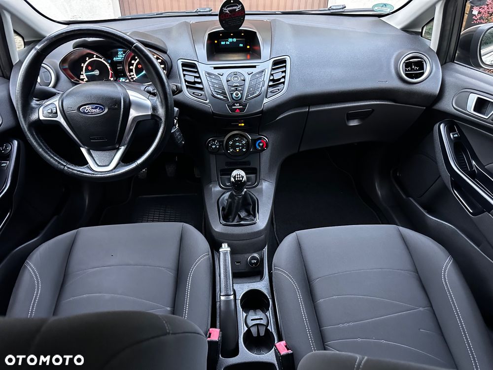 Ford Fiesta 1.25 Silver X (Ambiente) - 31