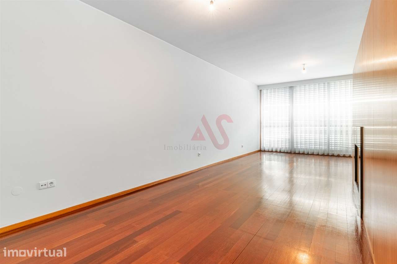 Apartamento T3 com 153 m² | Garagem Fechada | Ar Condicionado | Aqueci - Grande imagem: 4/20