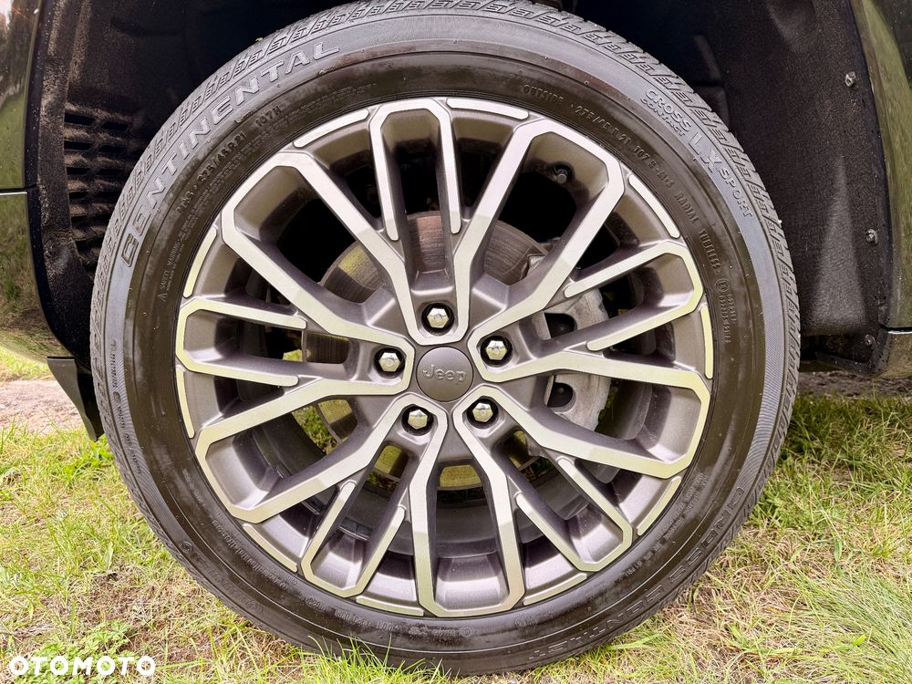 Jeep Grand Cherokee - 27