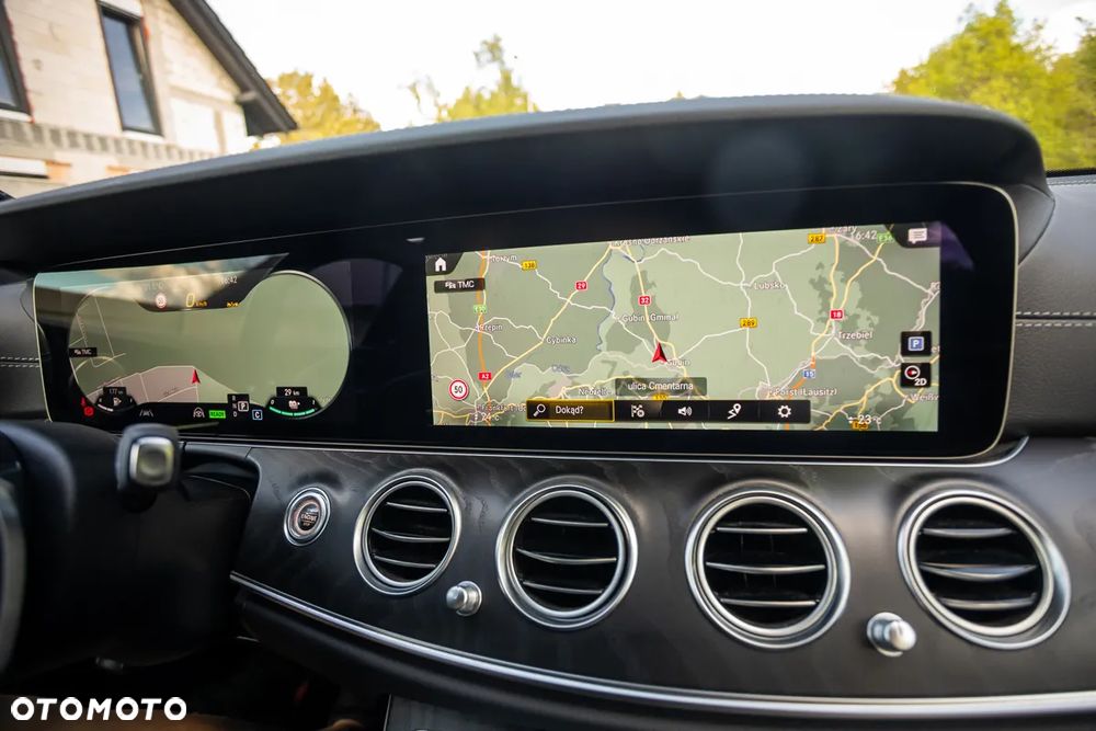 Mercedes-Benz Klasa E 300de 4Matic 9G-TRONIC - 31