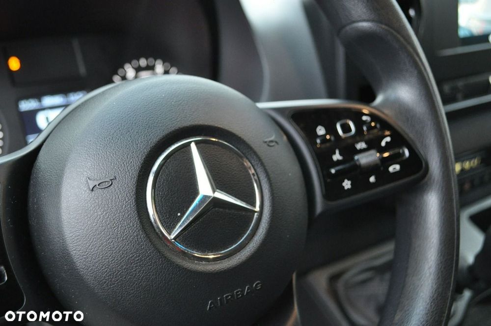 Mercedes-Benz Sprinter - 21