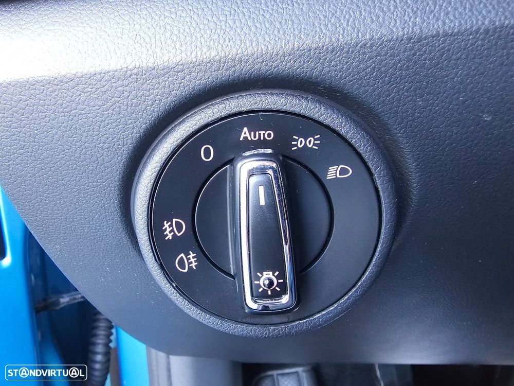 VW Up! 1.0 Move Color - 15