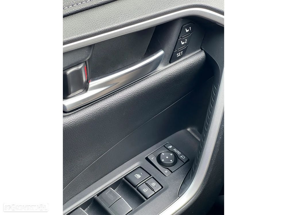 Toyota RAV4 2.5 HDF Exclusive - 17