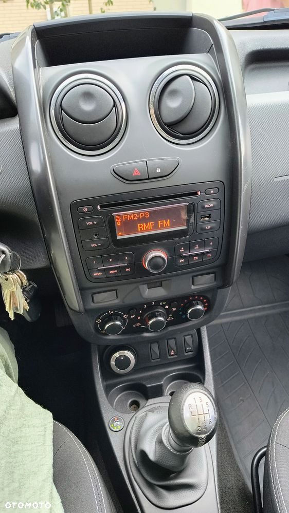 Dacia Duster 1.6 Laureate 4x4 - 6