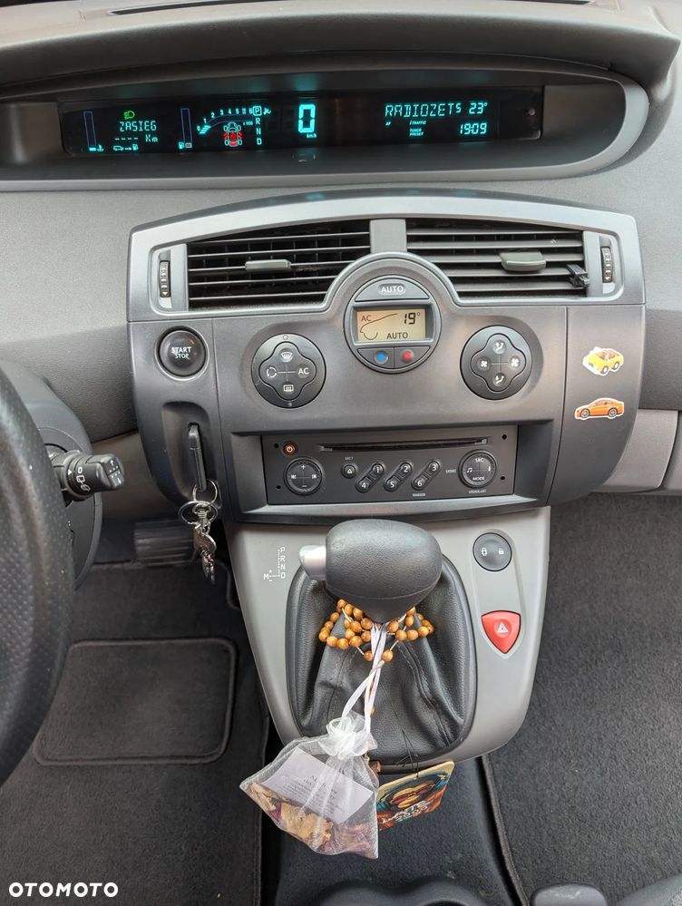 Renault Scenic 1.6 16V Expression - 8