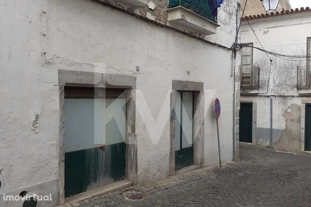 Loja com 60m2  e um pé direito alto, no centro da cidade de Beja , jun - Grande imagem: 5/16