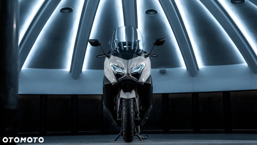 Yamaha Tmax - 8