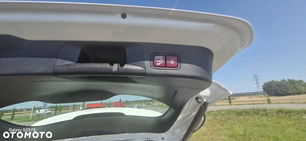 Mercedes-Benz GLB - 15