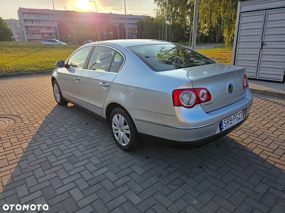 Volkswagen Passat 2.0 TDI Highline DSG - 4