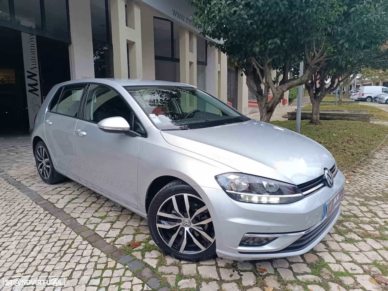 VW Golf 1.6 TDI Confortline - 4