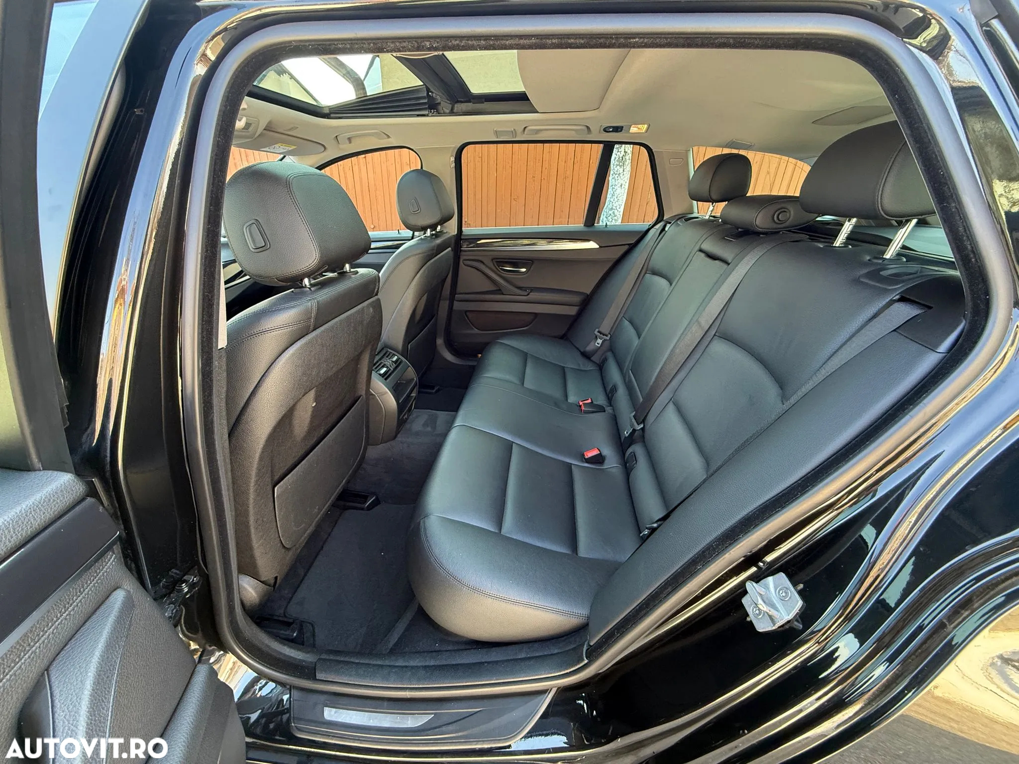 BMW Seria 5 520d xDrive Touring Aut. Luxury Line - 4