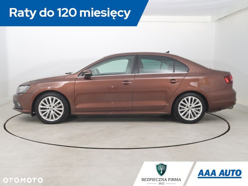 Volkswagen Jetta - 4