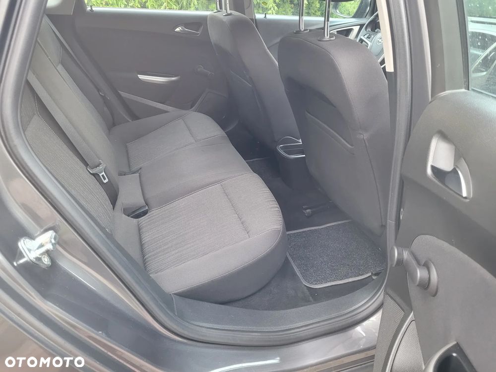 Opel Astra 1.6 Innovation - 10