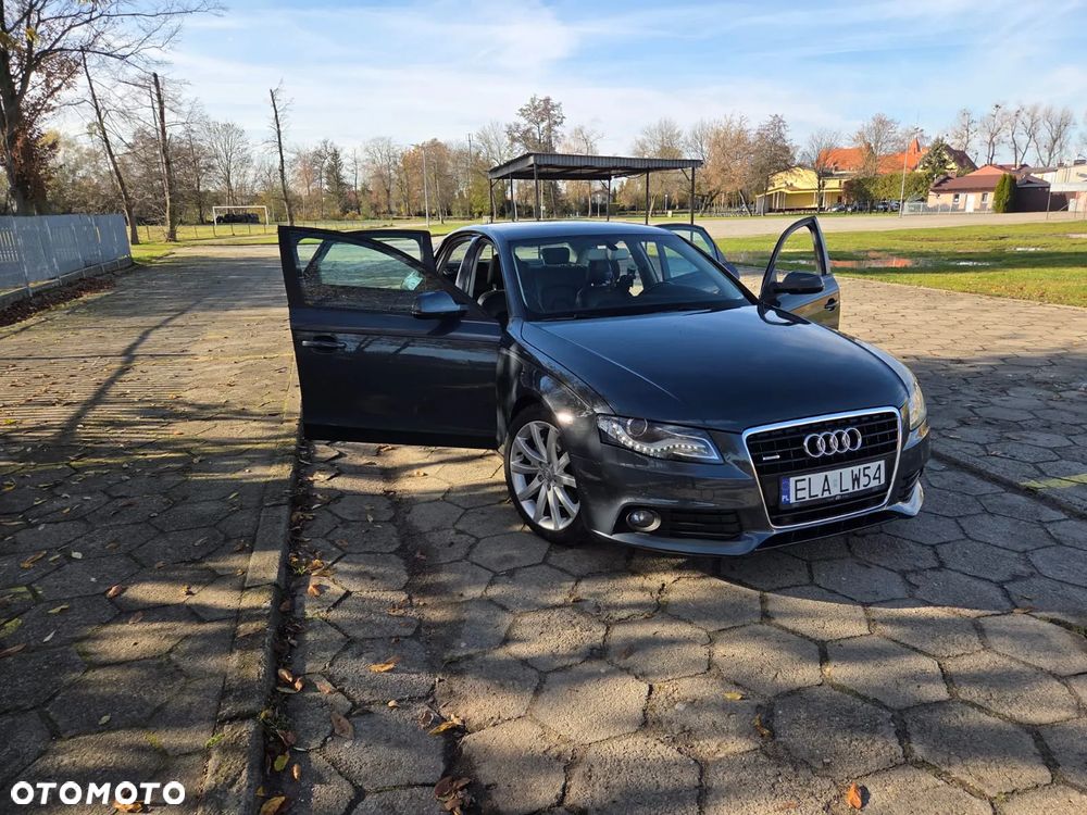 Audi A4 Limousine - 15