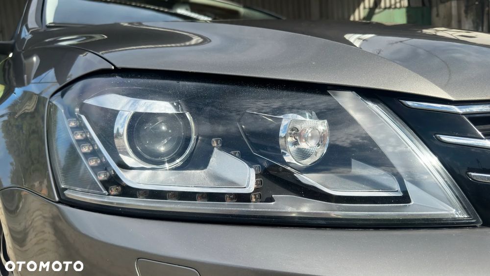 Volkswagen Passat 2.0 TDI Comfortline DSG - 11