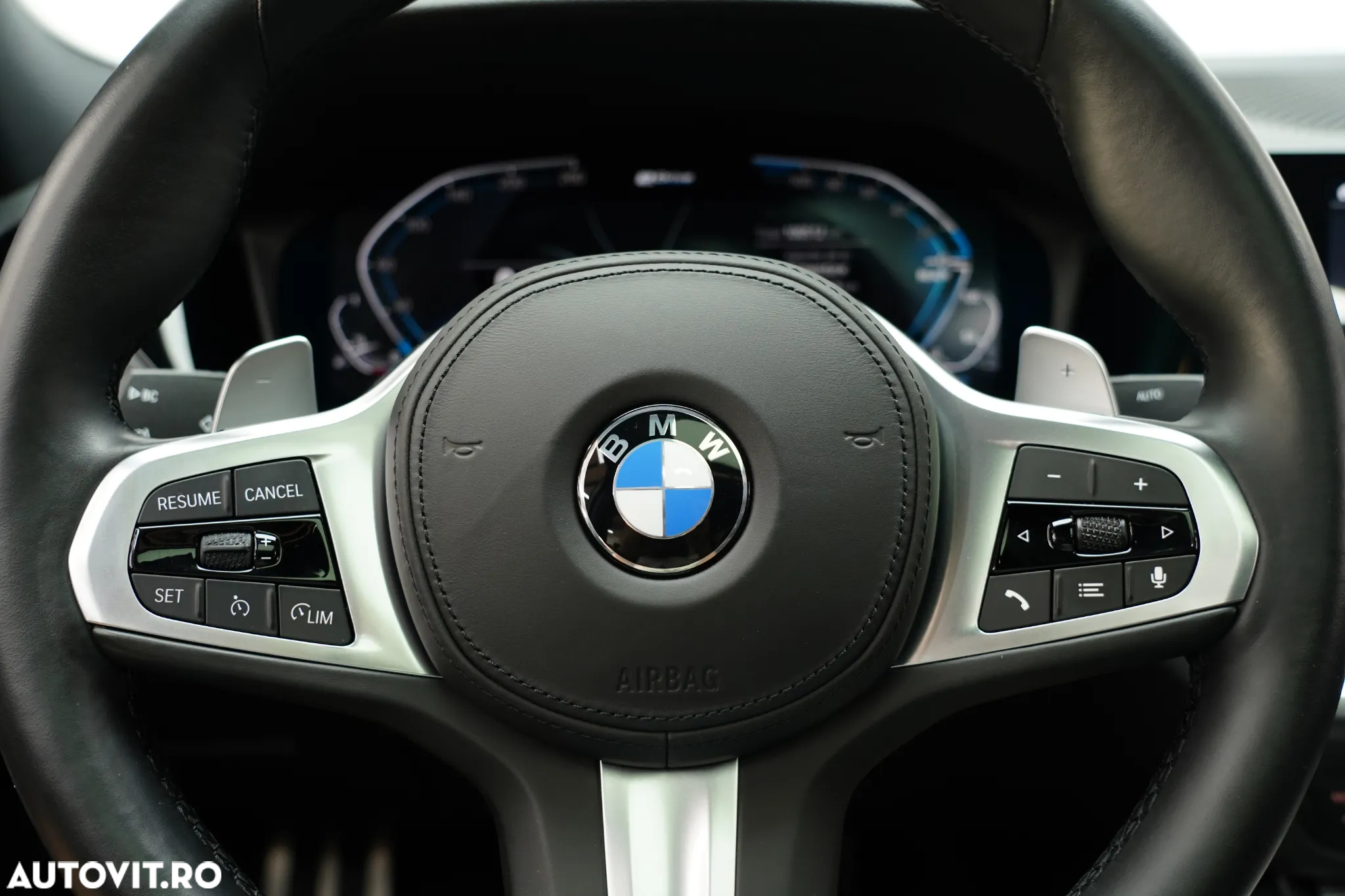 BMW Seria 3 330e Aut. M Sport - 24
