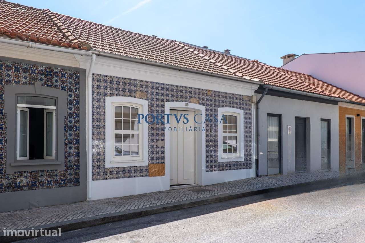 Moradia renovada a 1 minuto da praia com terraço - Grande imagem: 2/26