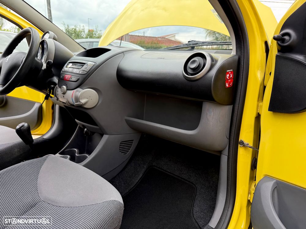 Peugeot 107 1.0 Urban - 48