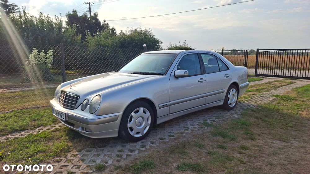 Mercedes-Benz Klasa E 220 CDI Classic - 22