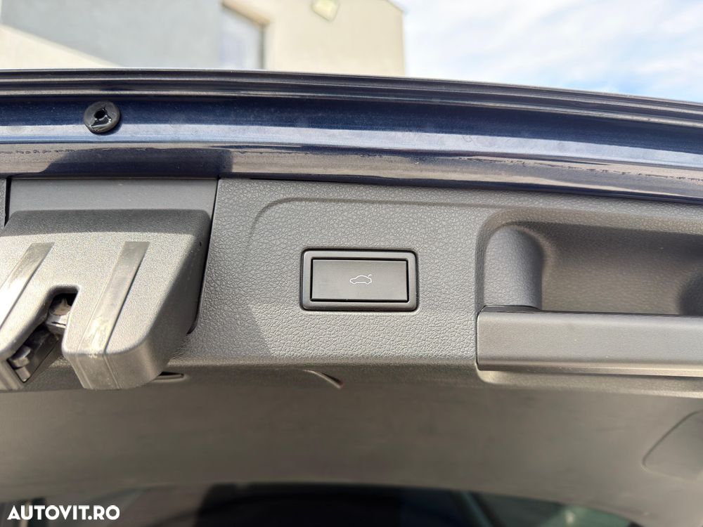 Volkswagen Passat 2.0 TDI DSG Highline - 11