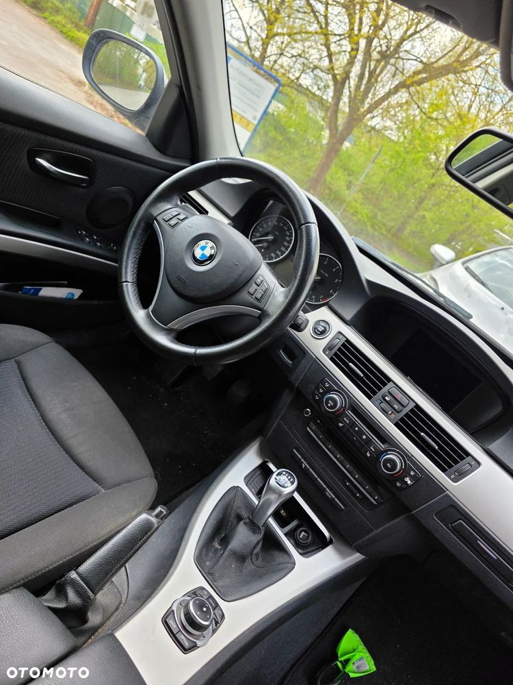 BMW Seria 3 318i Edition Exclusive - 10