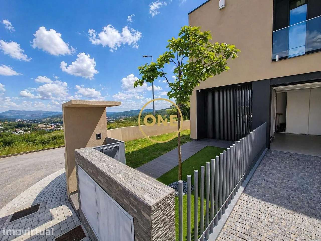 Moradia T3 de Gaveto de 2 pisos em Lanhoso, Póvoa de Lanhoso - Grande imagem: 4/28