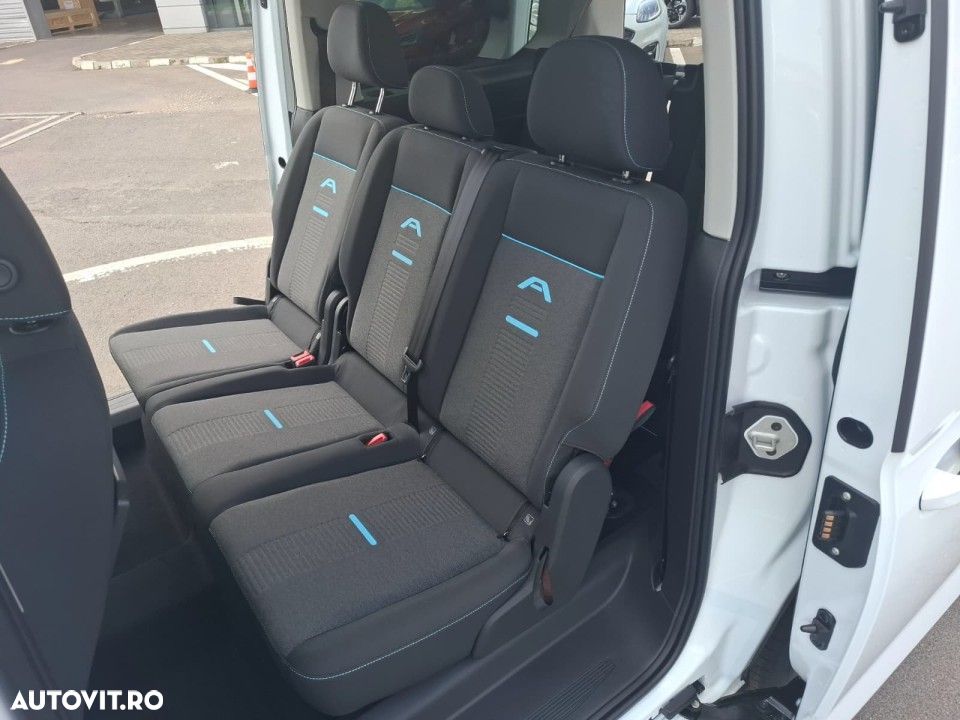 Ford Tourneo Connect - 11