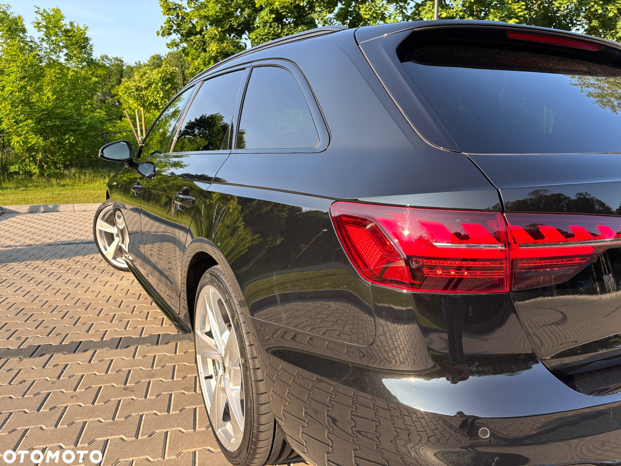 Audi A4 40 TFSI quattro S tronic S line - 3