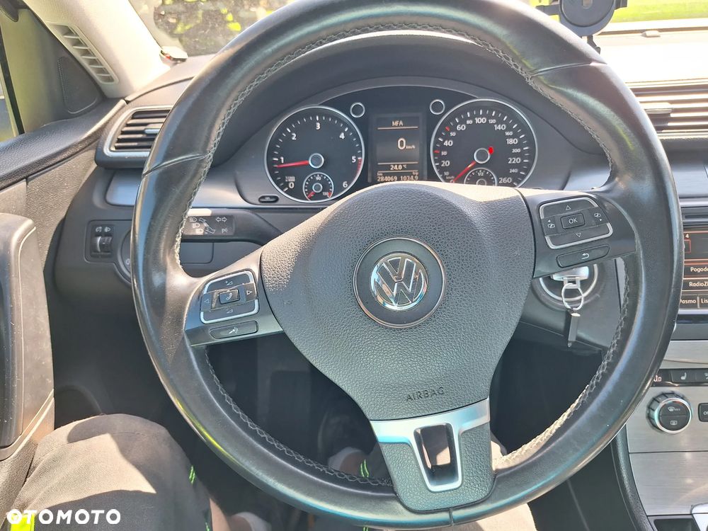 Volkswagen Passat 1.6 TDI BlueMotion Technology Comfortline - 18