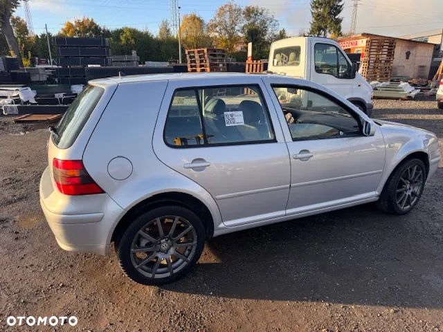 Volkswagen Golf IV 2.8 V6 4Mot - 9