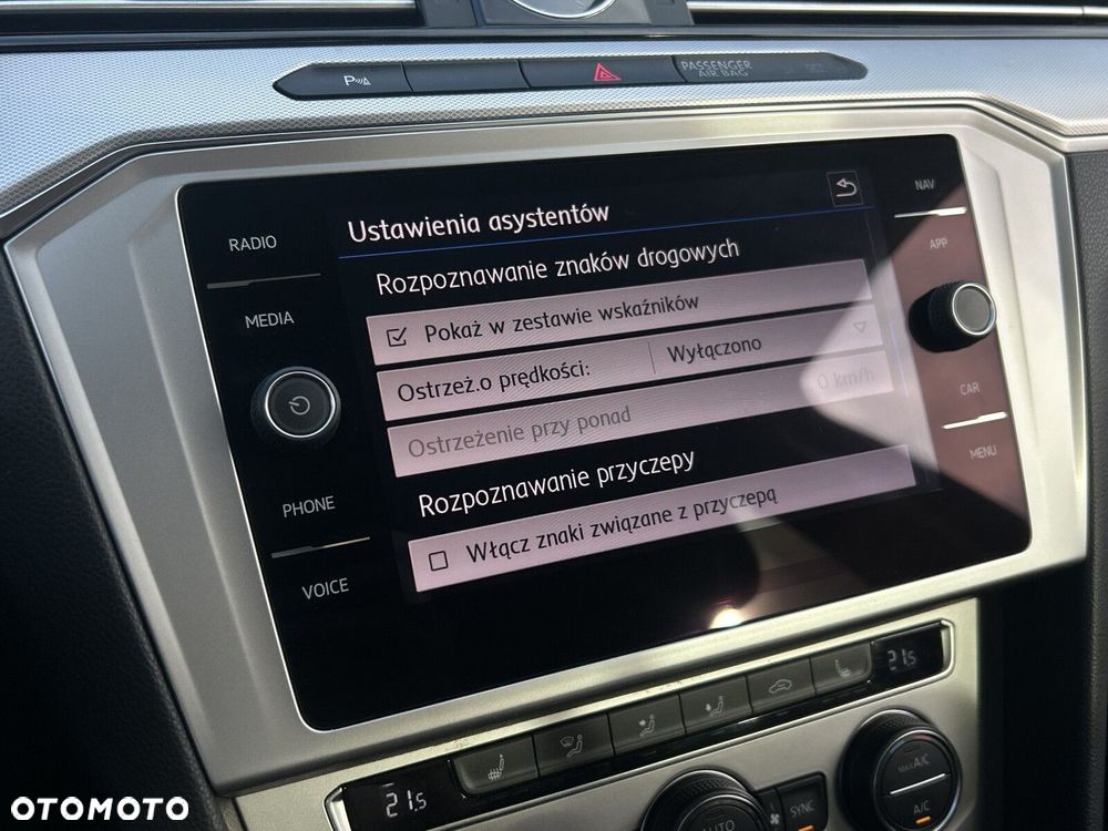 Volkswagen Passat - 22