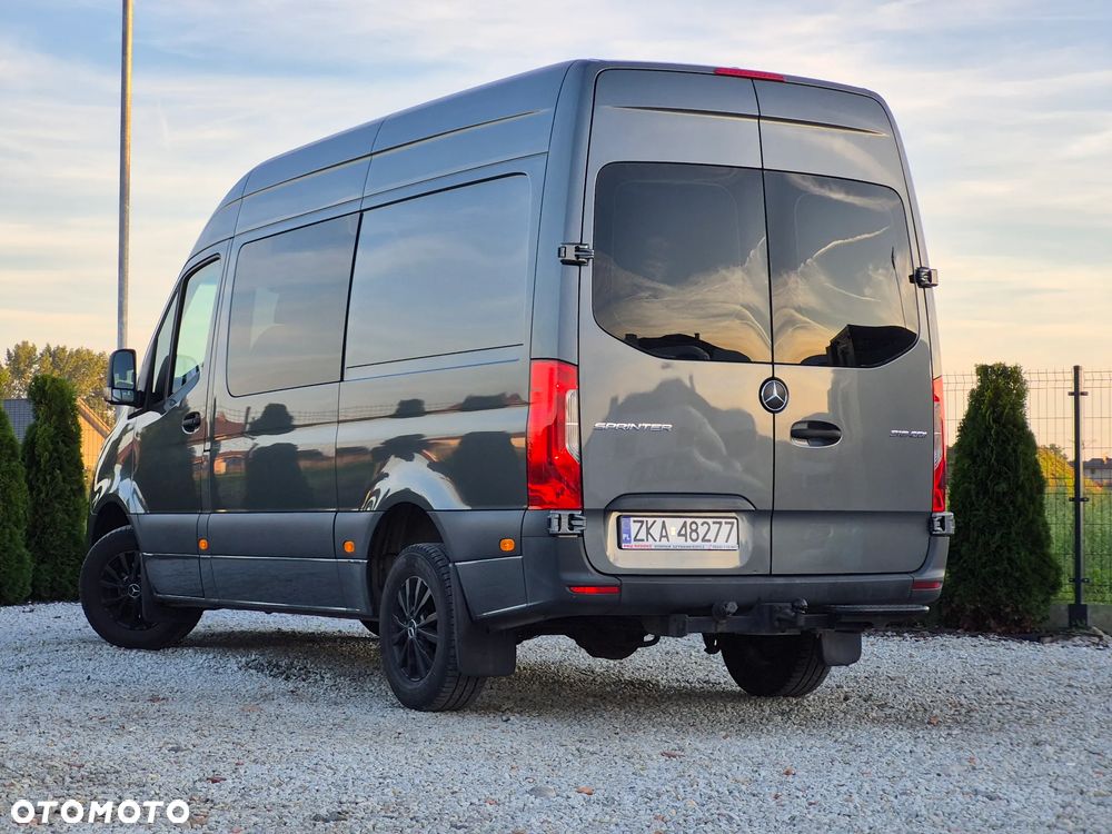 Mercedes-Benz Sprinter - 12