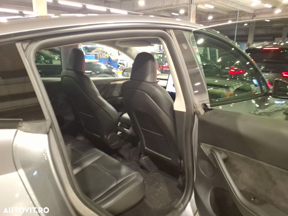 Tesla Model Y Long Range Dual Motor AWD - 7