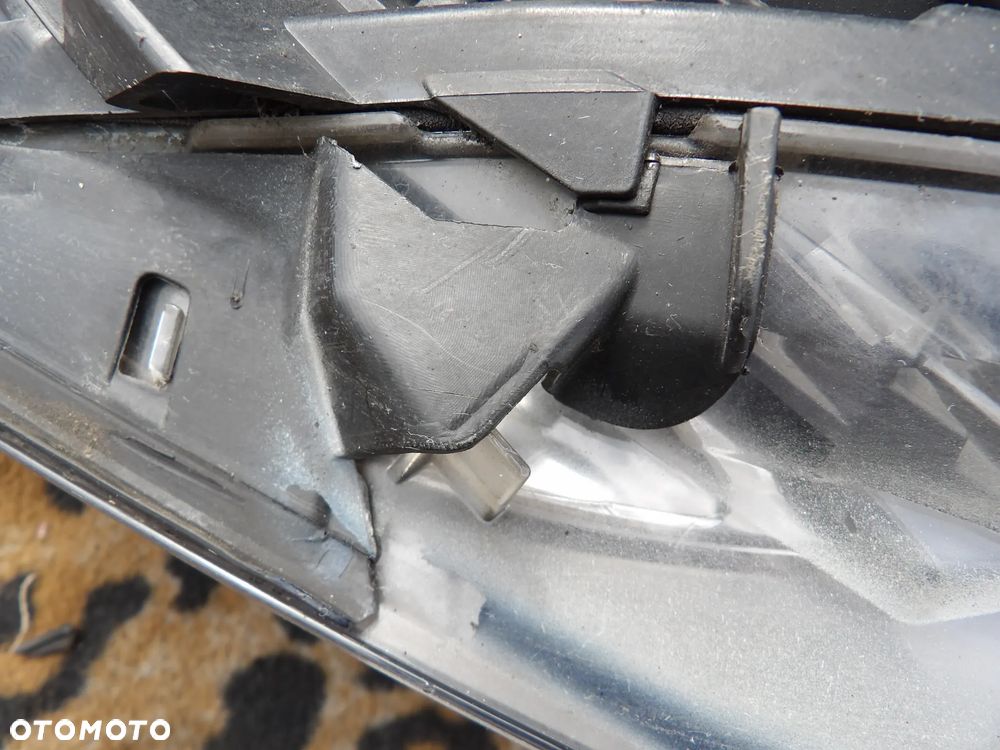 BMW - F10 - H7 - LEWA LAMPA PRZEDNIA - KOMPLETNA - WYRWANE UCHO - 7203242 - 7