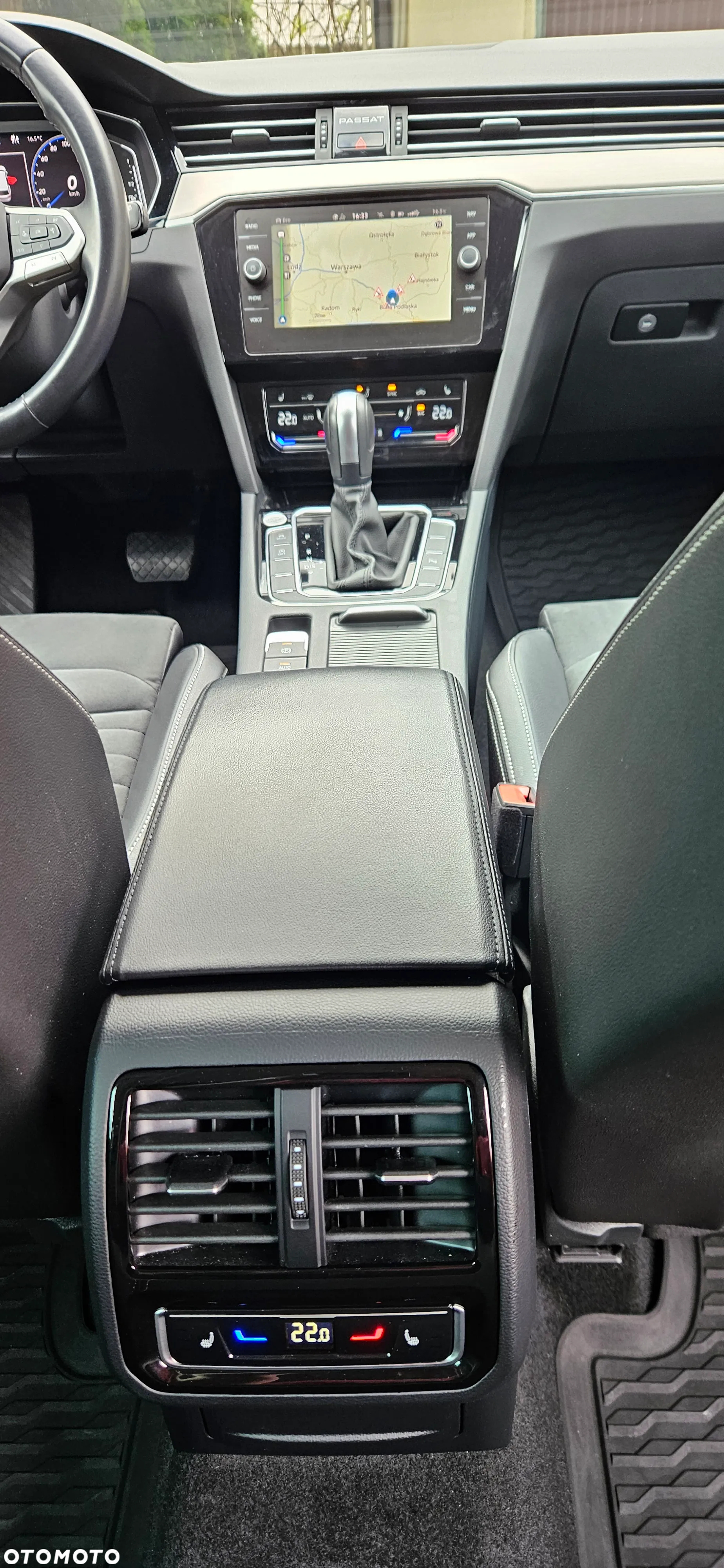 Volkswagen Passat Variant 2.0 TDI SCR DSG 4Motion Elegance - 20