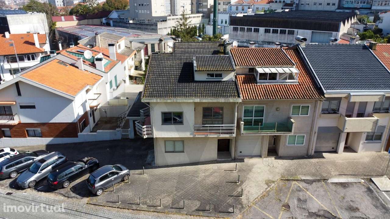 Moradia T4 no coração de Vila Nova de Gaia – Junto ao Largo dos Aviado - Grande imagem: 5/58